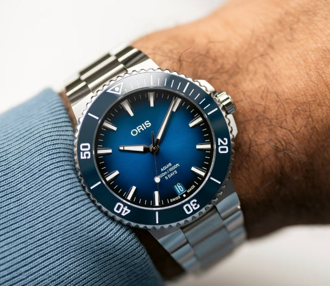 Aquis Date Calibre 400