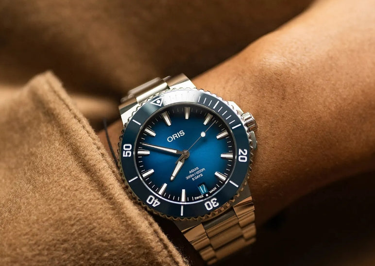 Aquis Date Calibre 400