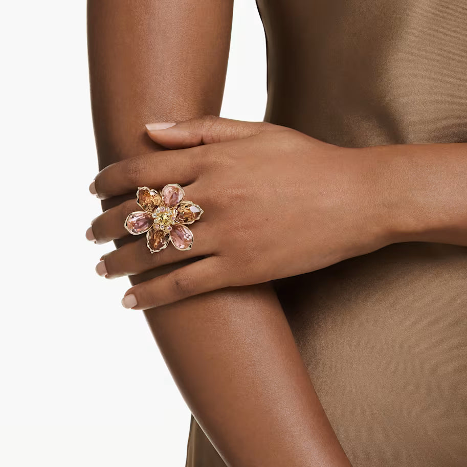 Idyllia motif ring, Mixed cuts, Flower, Multicolored, Gold-tone plated