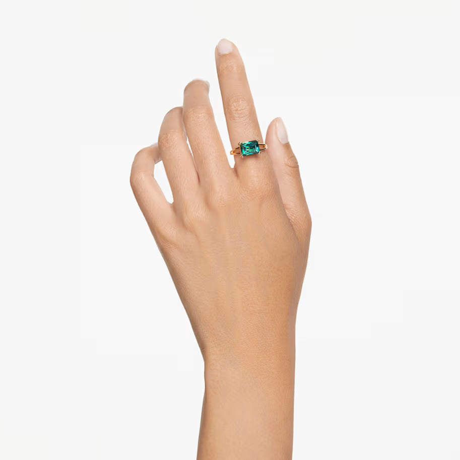 Stilla cocktail ring, Rectangular cut, Green, Gold-tone plated